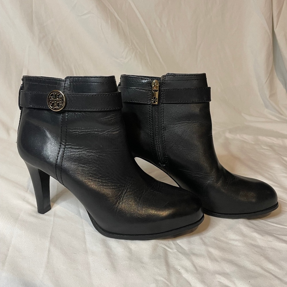 Tory Burch Boots W9